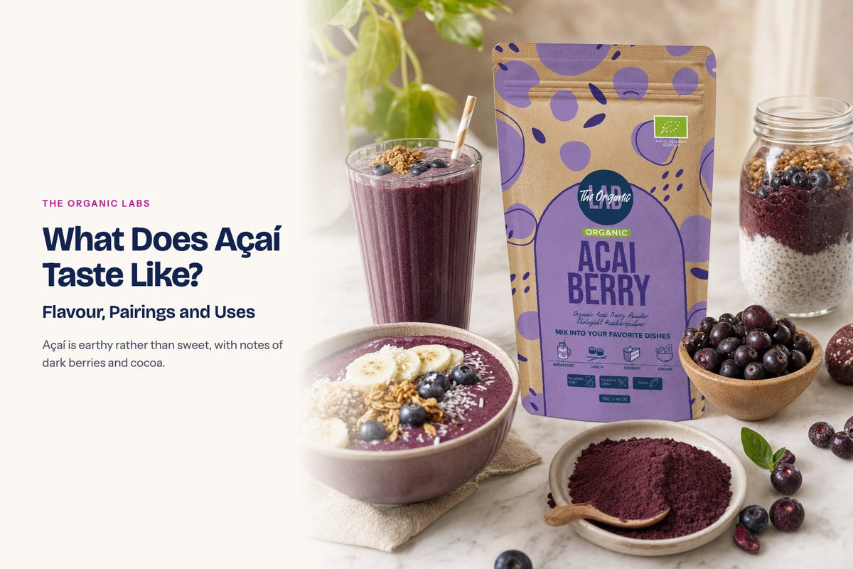 Açaí powder pack with drinks and desserts made with it